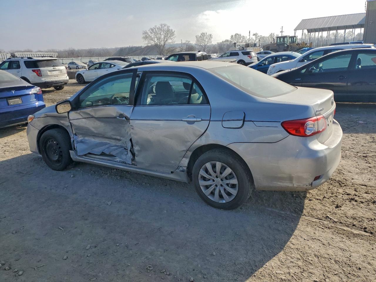 2013 TOYOTA COROLLA BASE photo 2