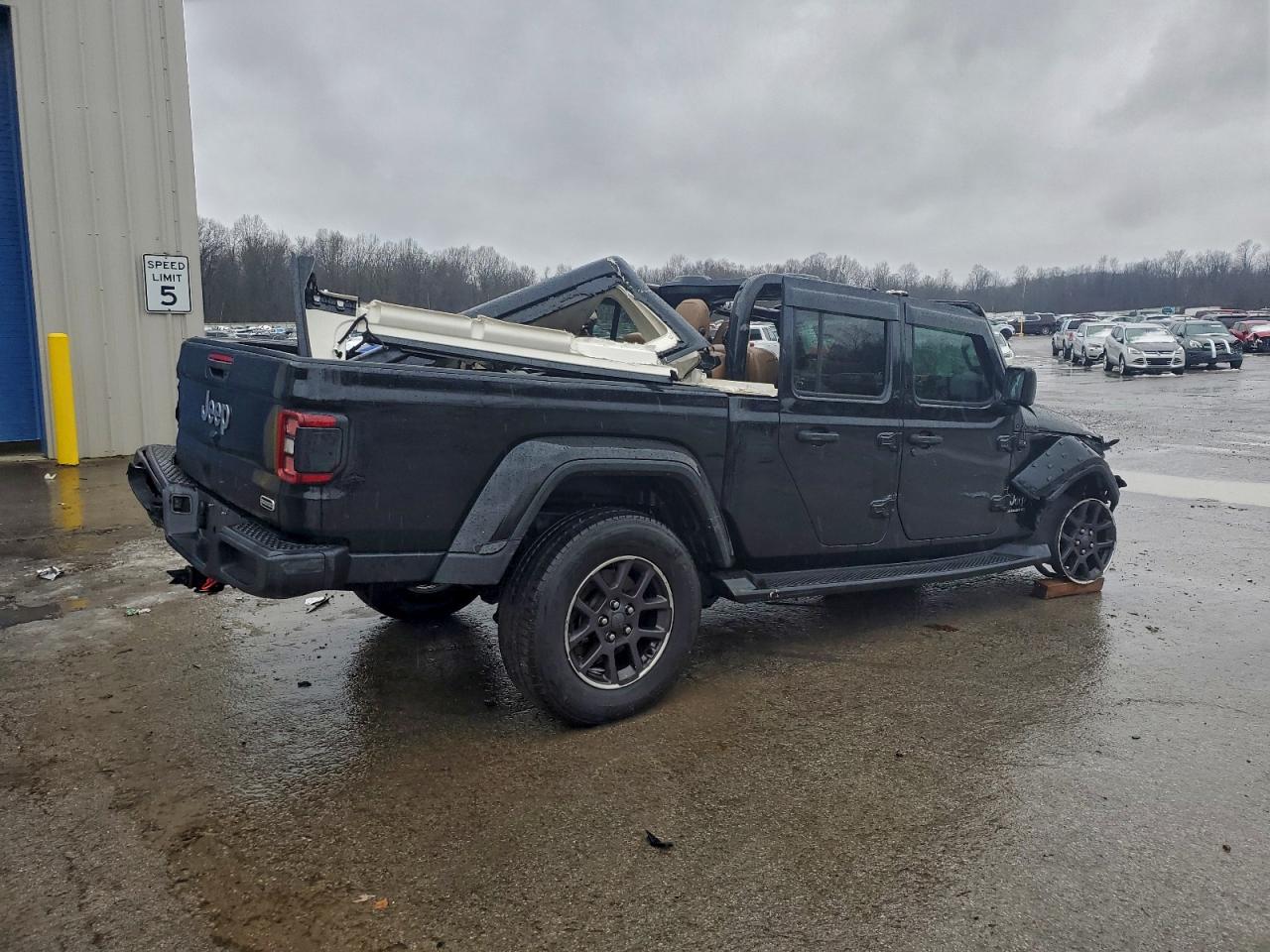 2021 JEEP GLADIATOR OVERLAND photo 3