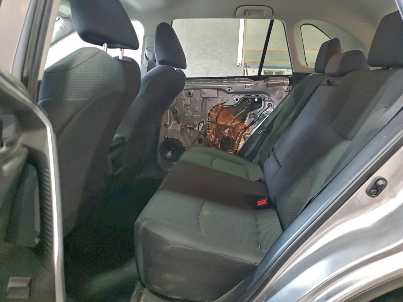 2021 TOYOTA RAV4 LE photo 10