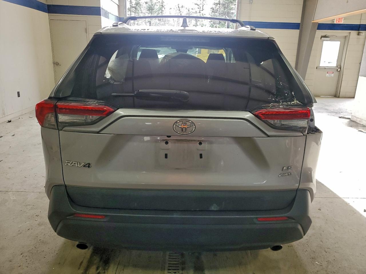 2021 TOYOTA RAV4 LE photo 6