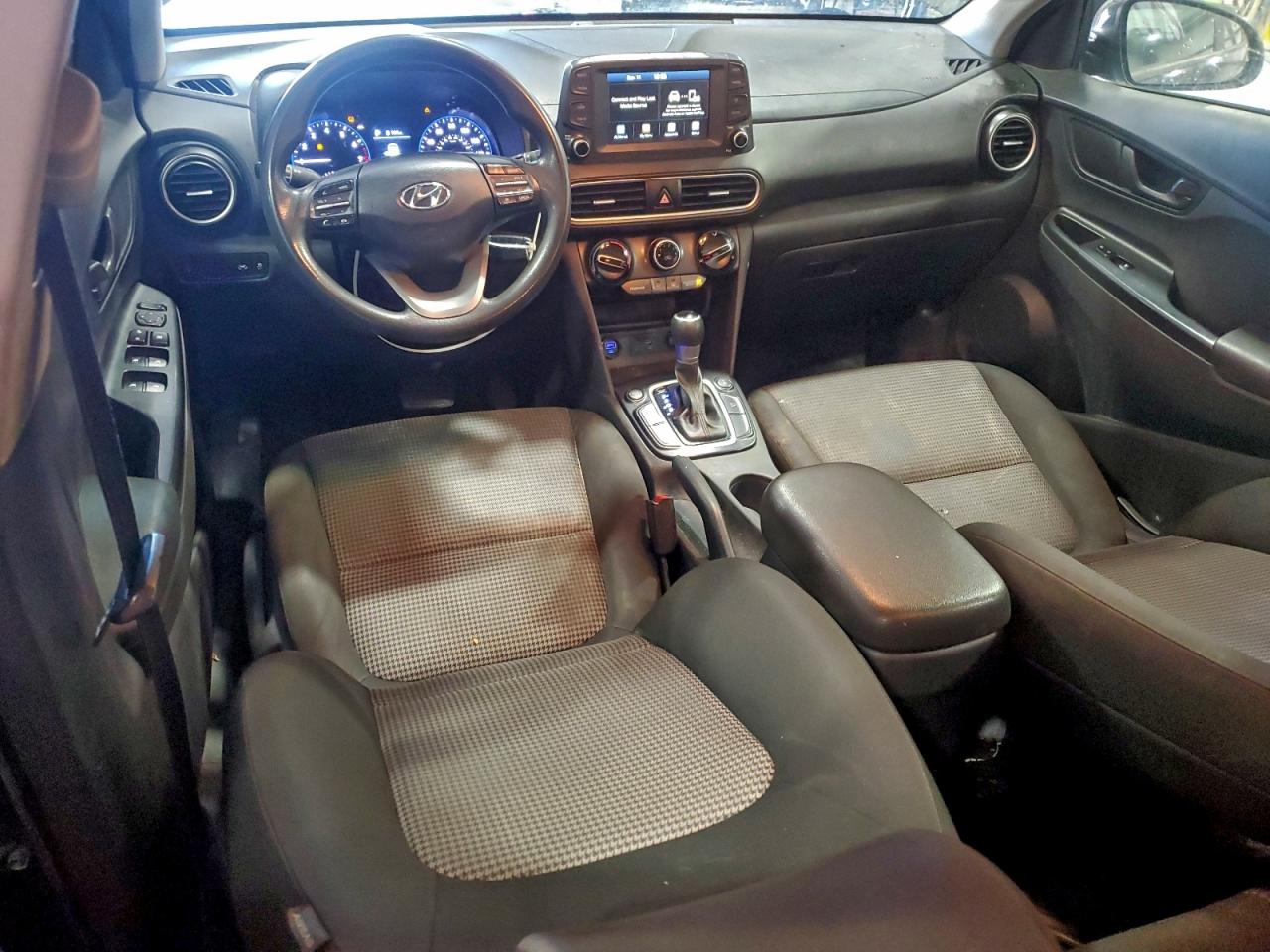 2020 HYUNDAI KONA SE photo 8