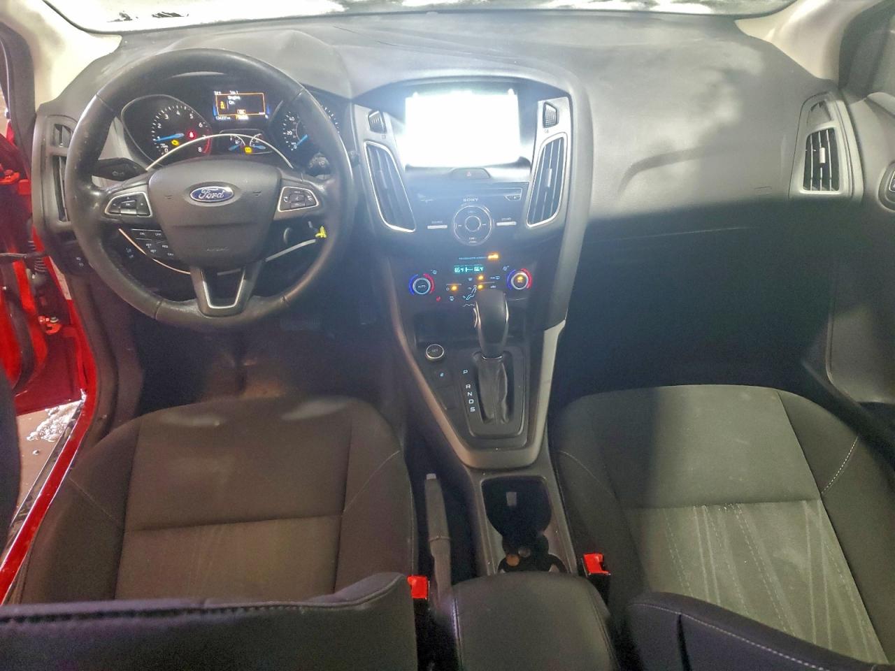 2017 FORD FOCUS SEL photo 8