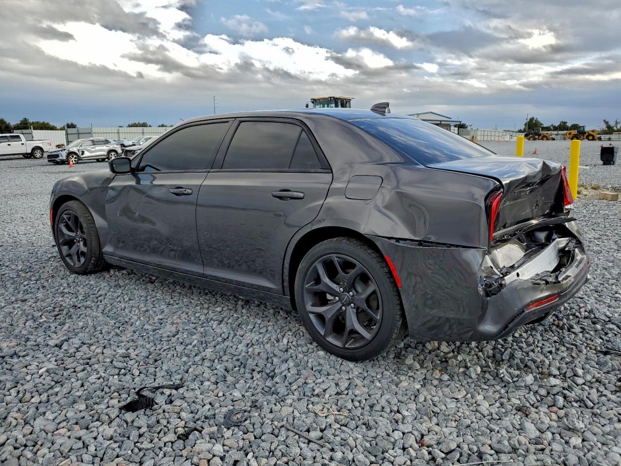 2023 CHRYSLER 300 S photo 2