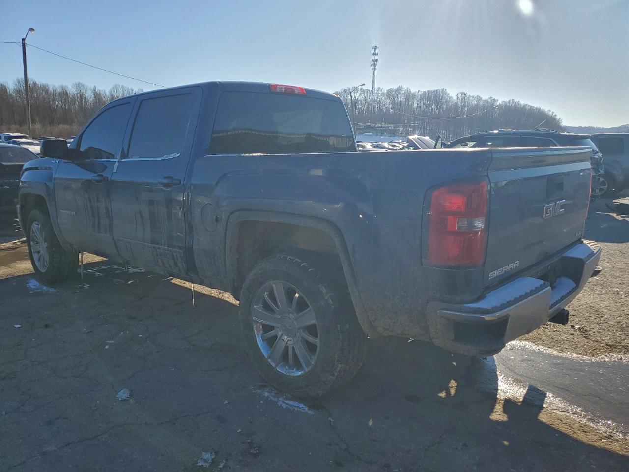 2017 GMC SIERRA K1500 SLE photo 2