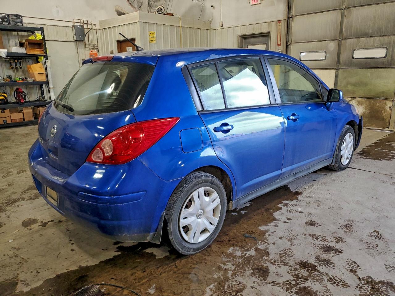 2011 NISSAN VERSA S photo 3