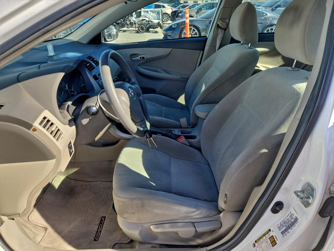 2009 TOYOTA COROLLA BASE photo 13