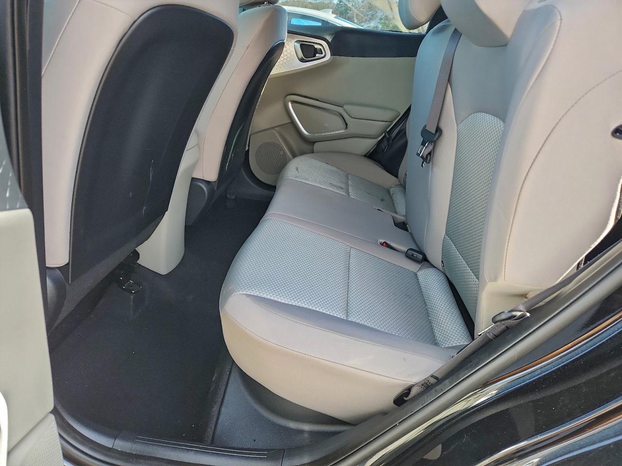 2025 KIA SOUL LX photo 11