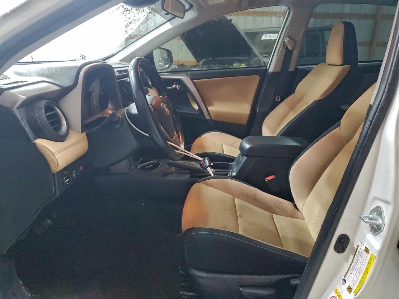 2017 TOYOTA RAV4 XLE photo 13