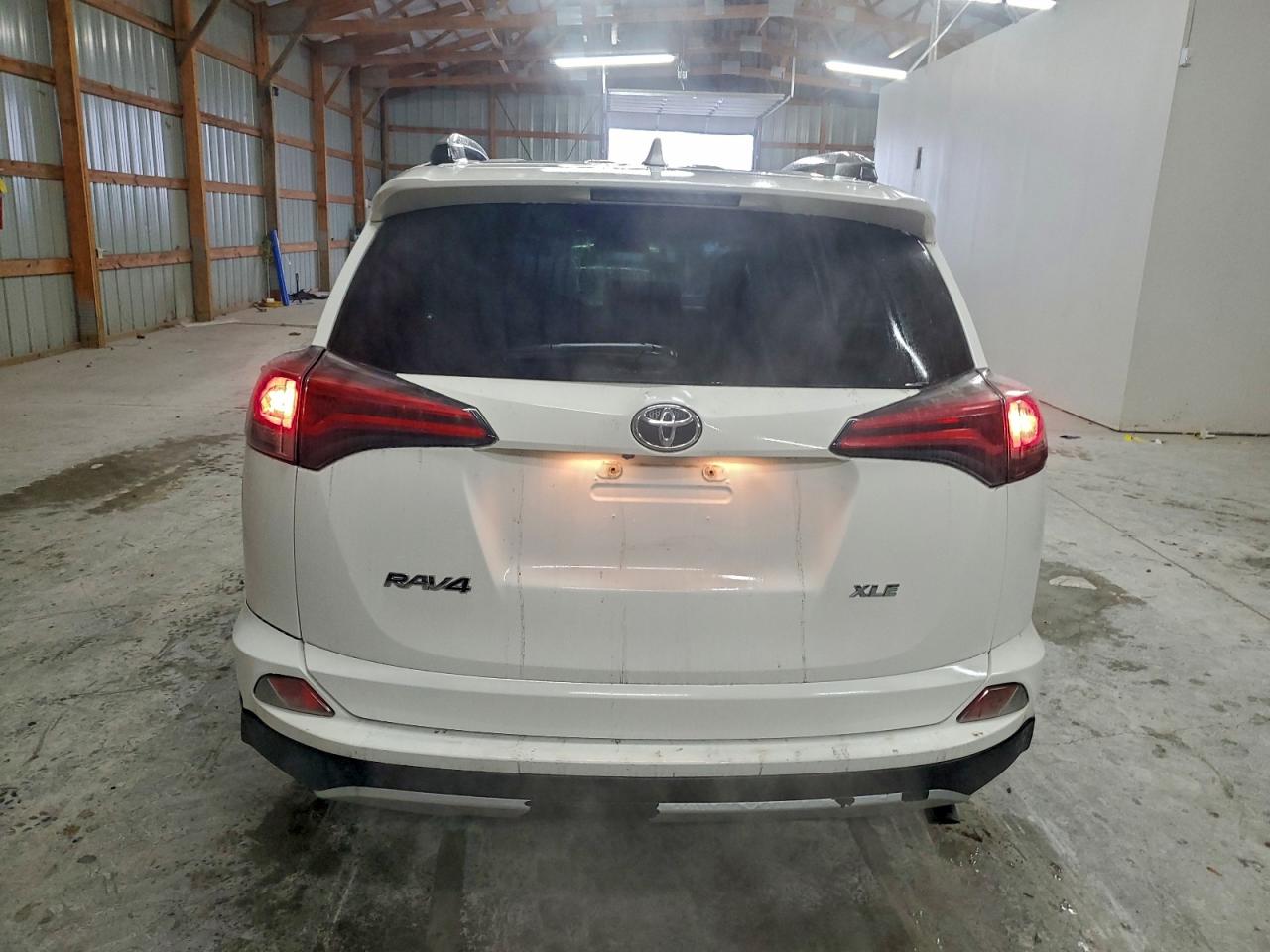 2017 TOYOTA RAV4 XLE photo 11