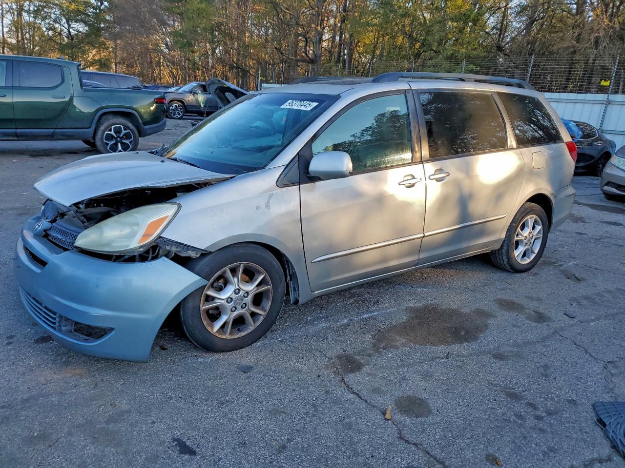 2004 TOYOTA SIENNA