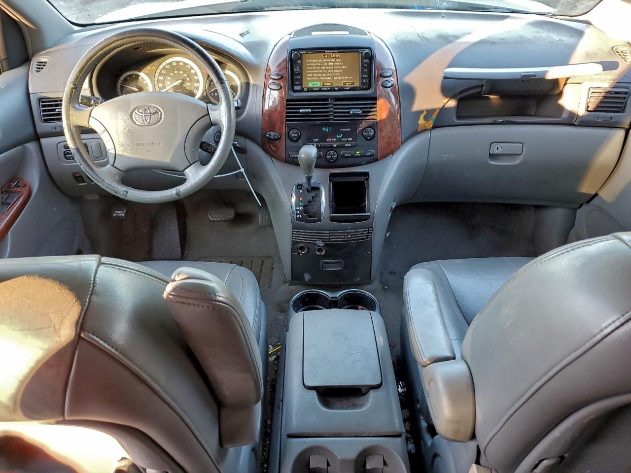 2004 TOYOTA SIENNA XLE photo 8