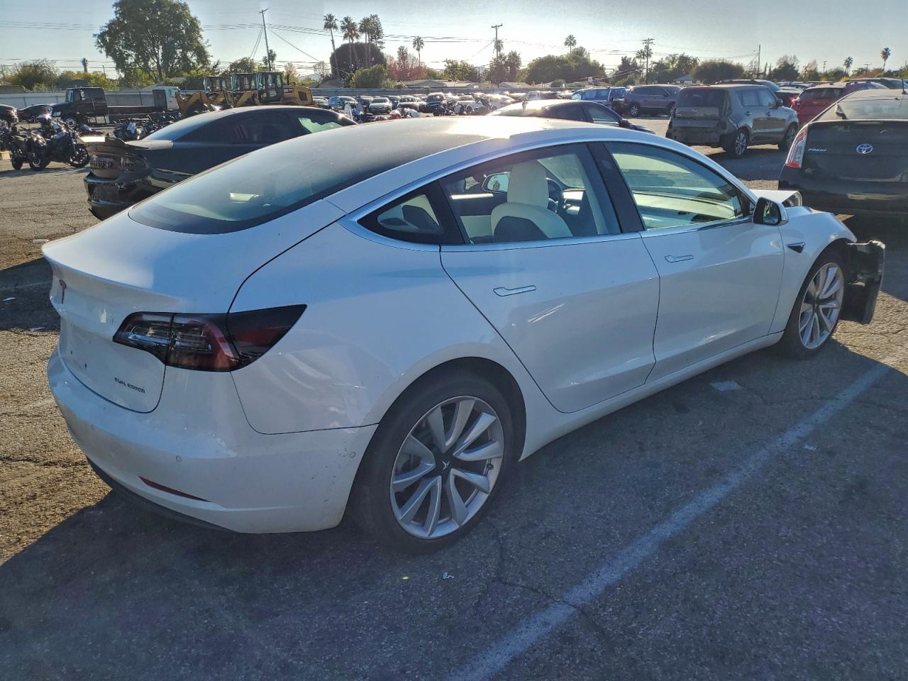 2018 TESLA MODEL 3 photo 3