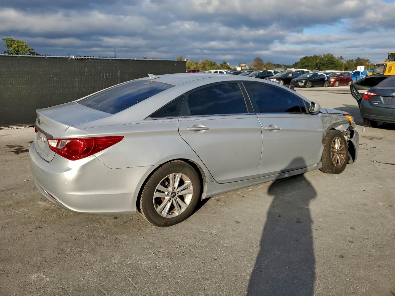 2013 HYUNDAI SONATA GLS photo 3