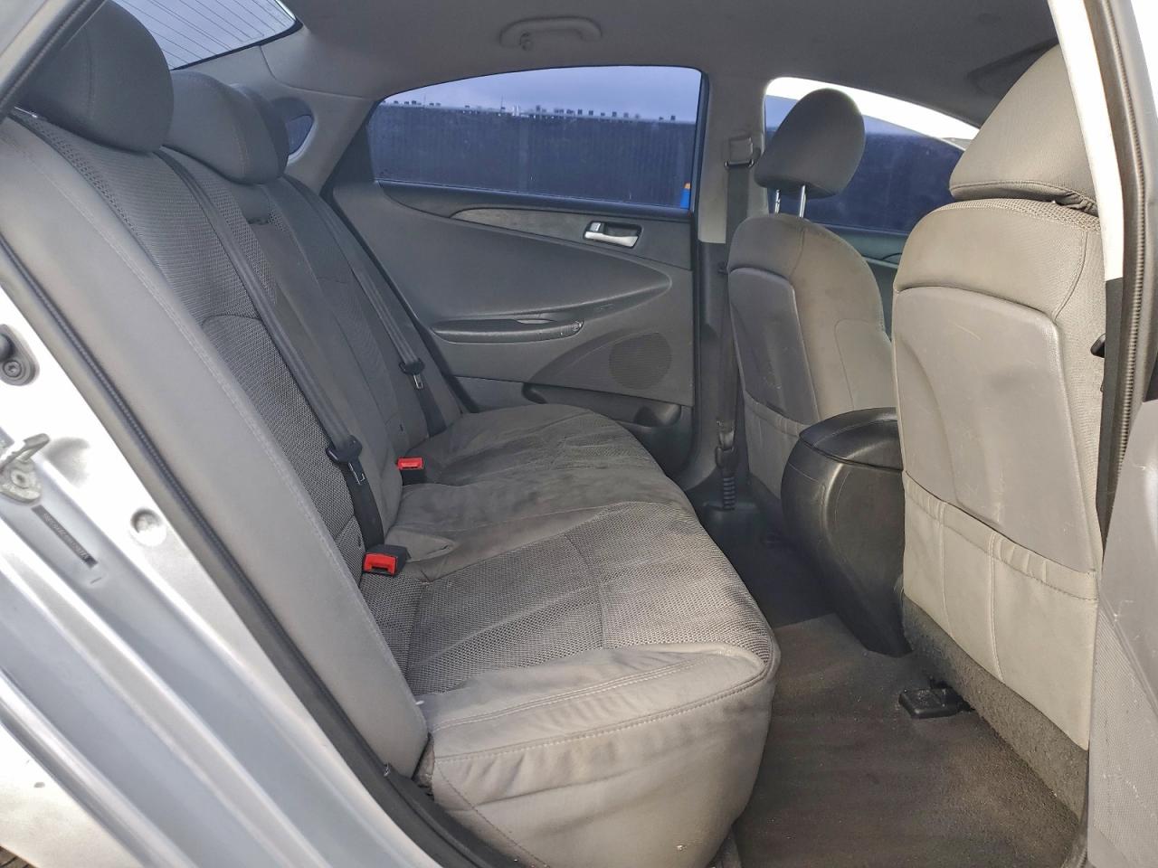 2013 HYUNDAI SONATA GLS photo 10