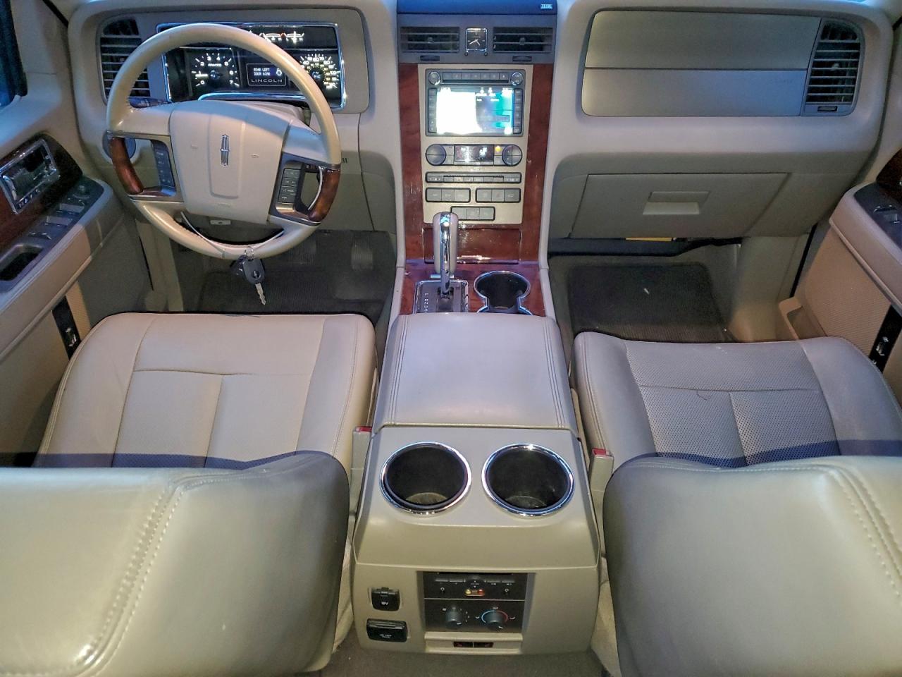 2013 LINCOLN NAVIGATOR photo 8
