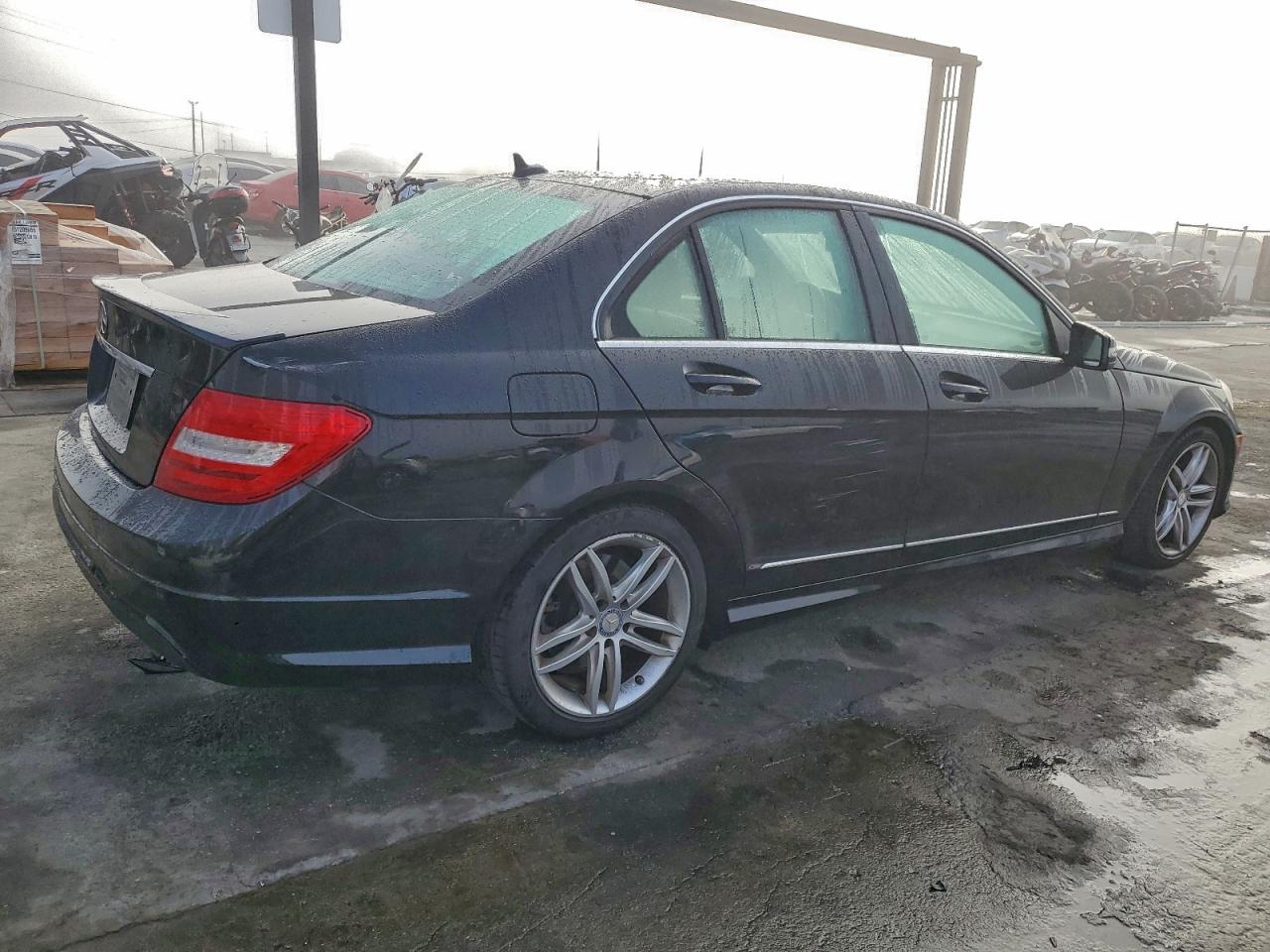 2014 MERCEDES-BENZ C 250 photo 3