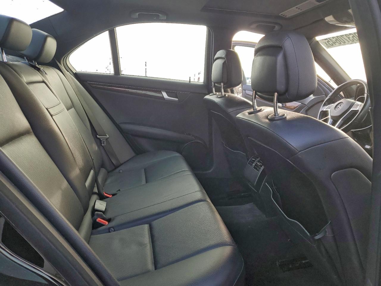 2014 MERCEDES-BENZ C 250 photo 10