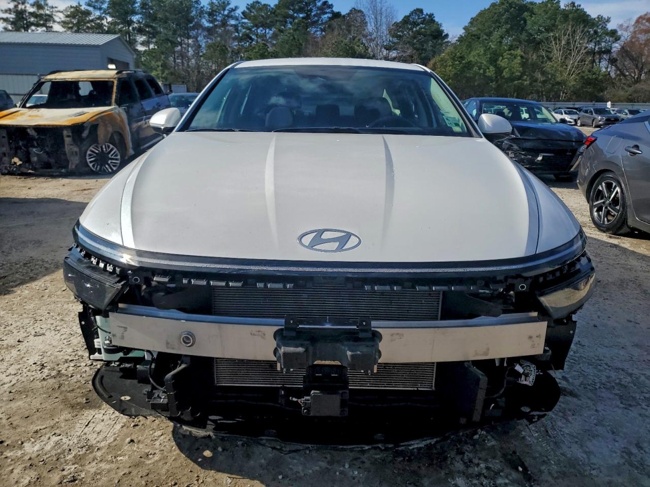 2025 HYUNDAI SONATA SEL photo 13