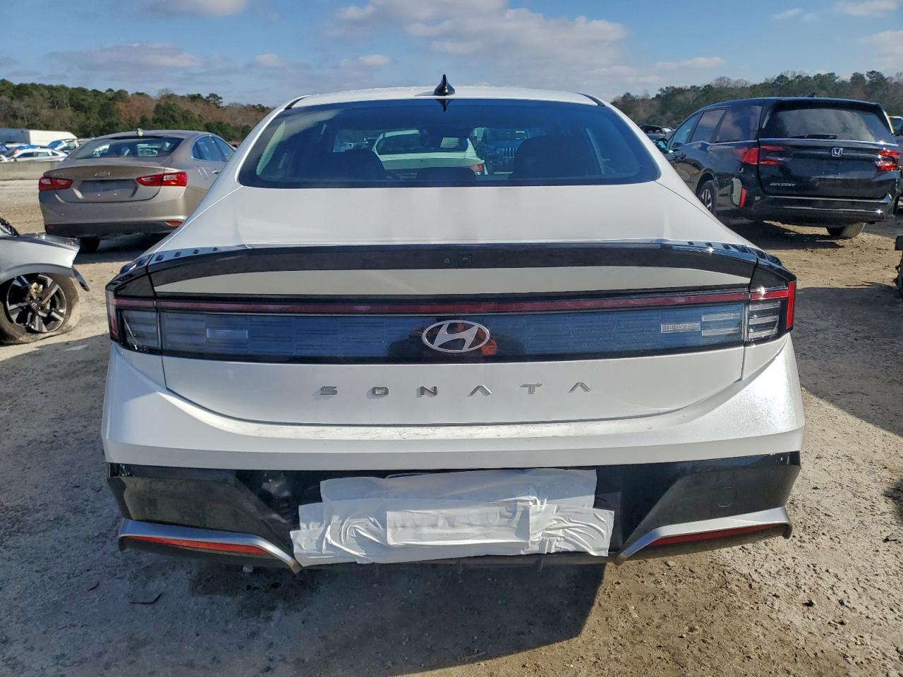 2025 HYUNDAI SONATA SEL photo 16