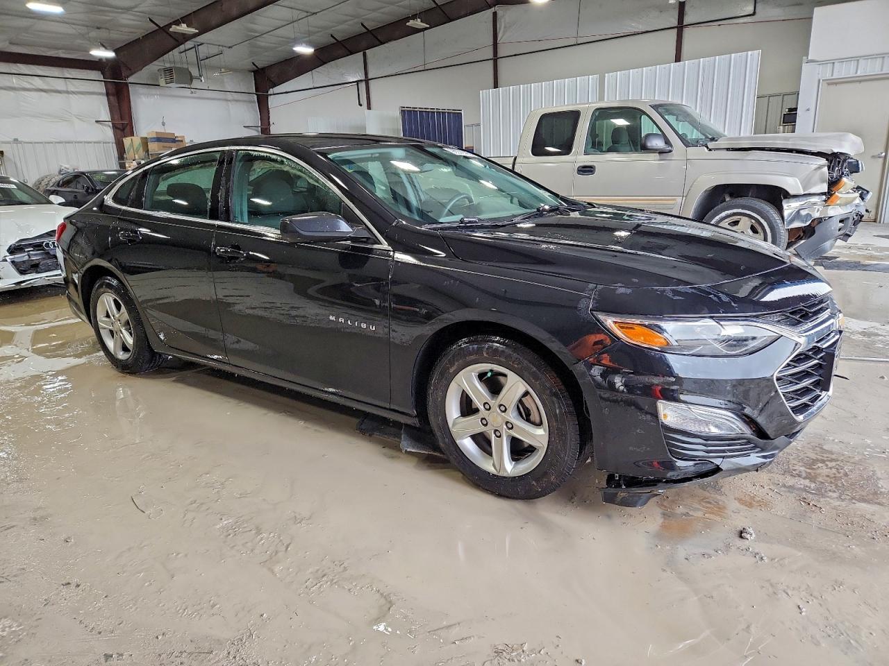 2021 CHEVROLET MALIBU LS photo 4