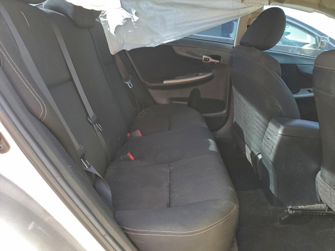 2013 TOYOTA COROLLA BASE photo 19