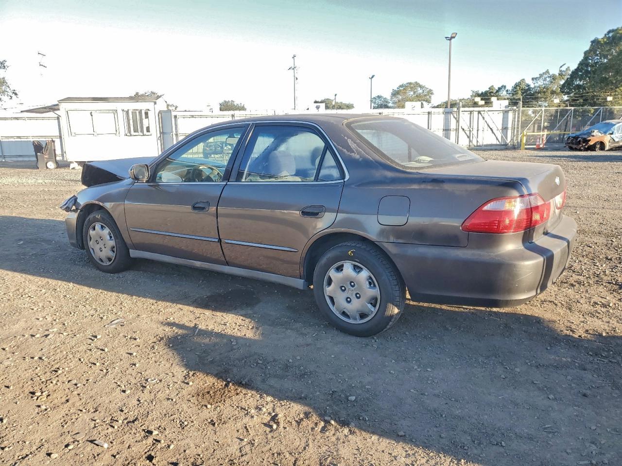 1999 HONDA ACCORD LX photo 4