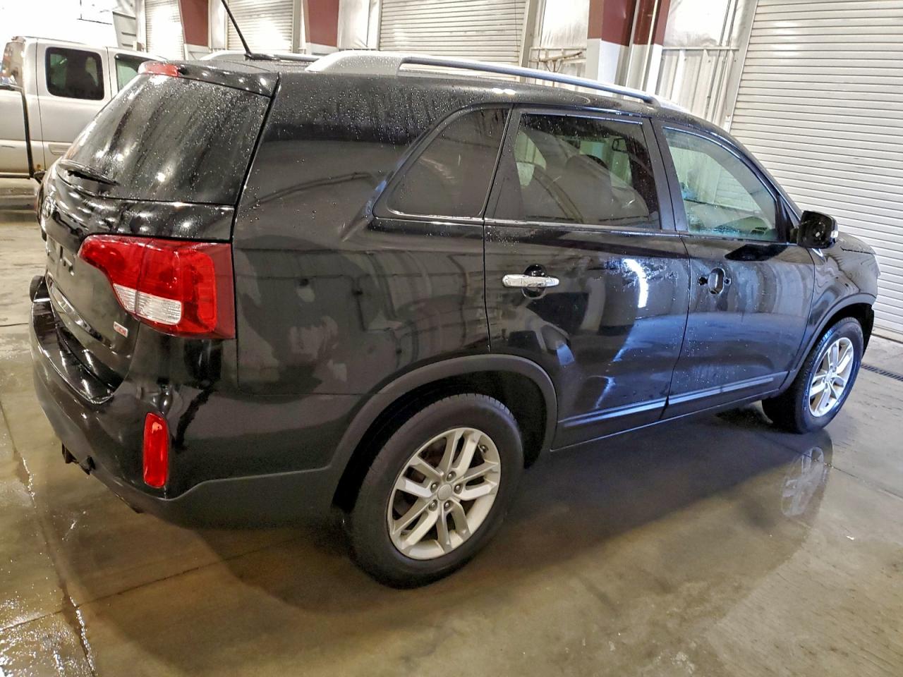 2015 KIA SORENTO LX photo 3