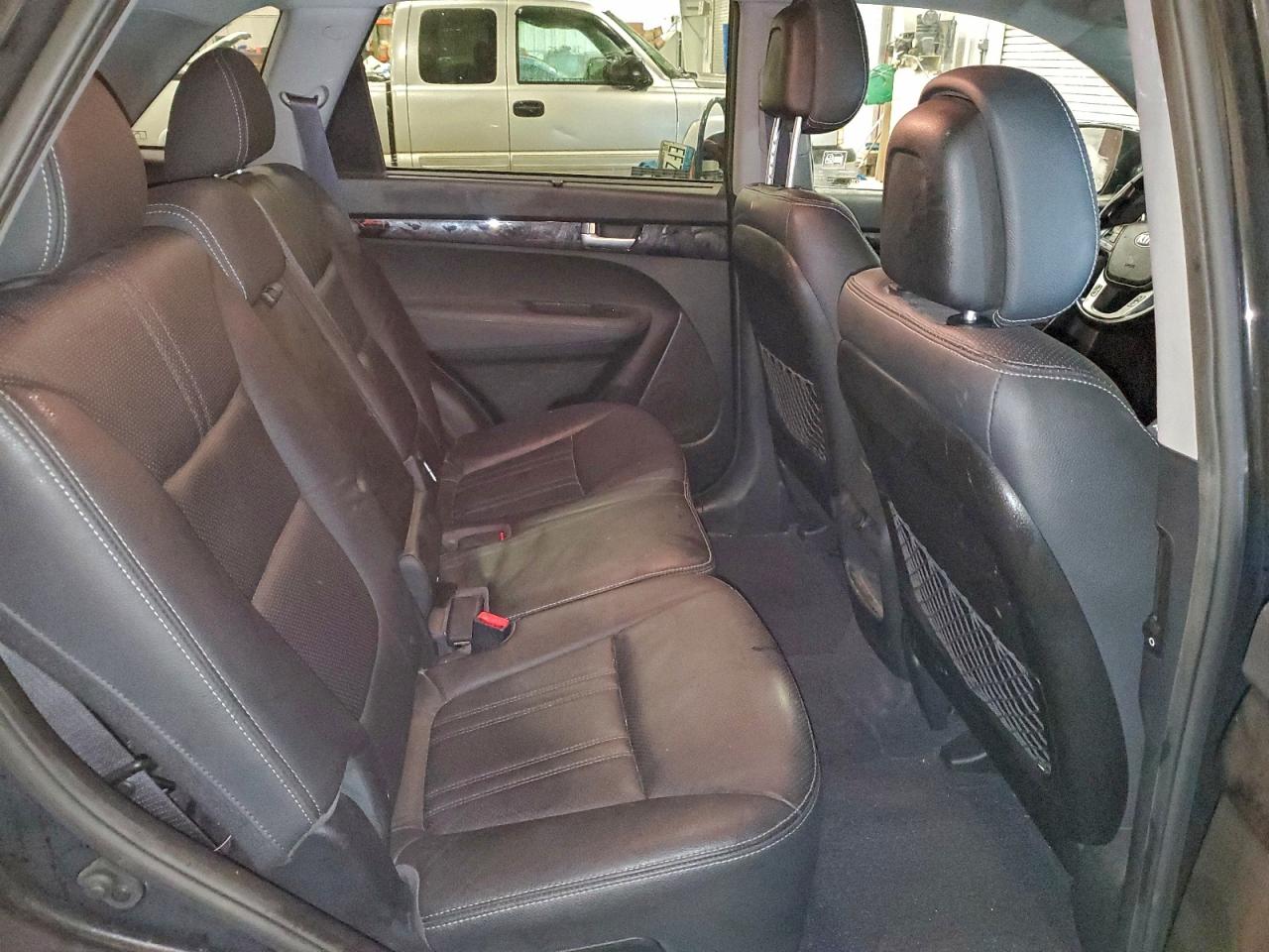 2015 KIA SORENTO LX photo 11