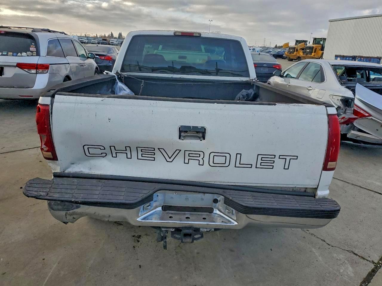 1997 CHEVROLET GMT-400 C1500 photo 6