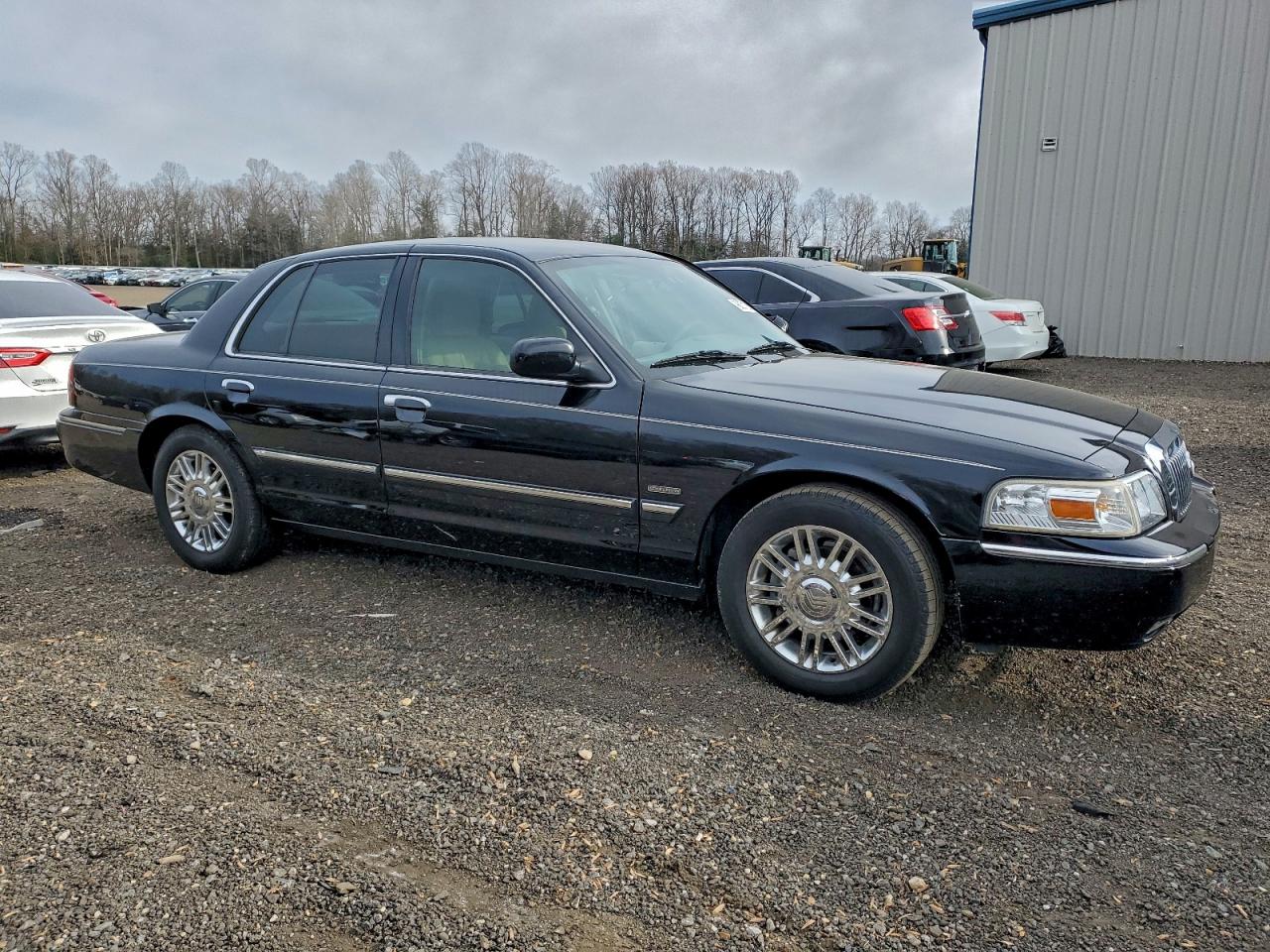 2009 MERCURY GRAND MARQUIS LS photo 4