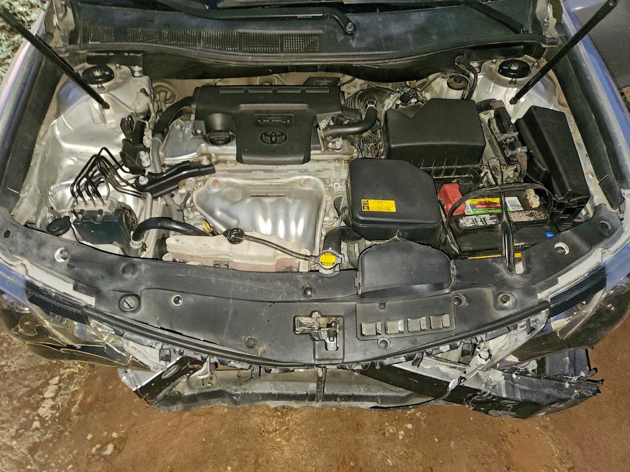 2014 TOYOTA CAMRY L photo 31