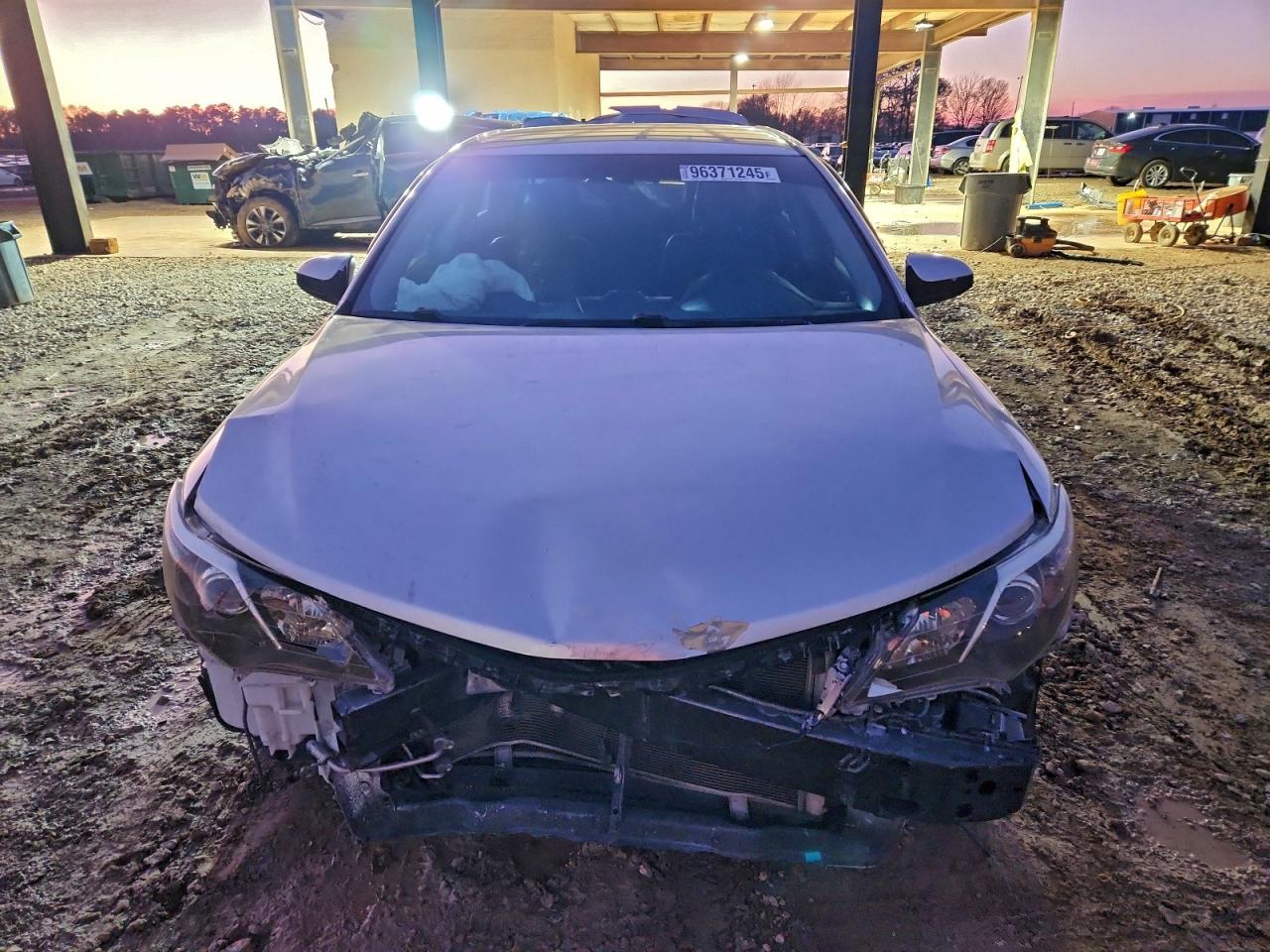 2014 TOYOTA CAMRY L photo 13
