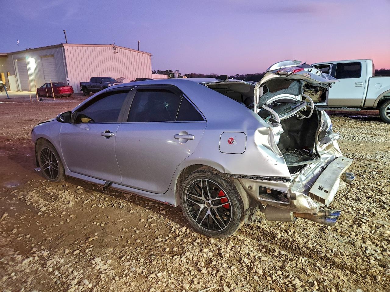 2014 TOYOTA CAMRY L photo 4