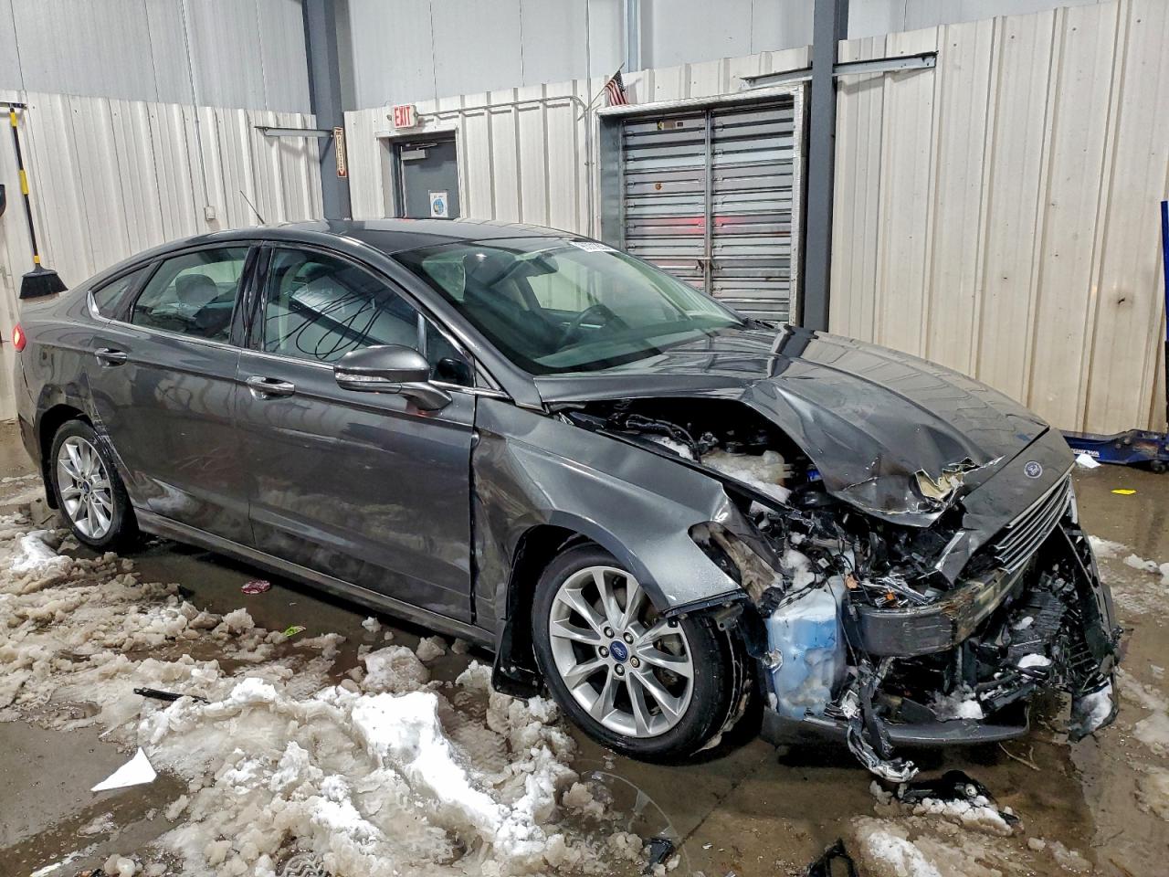 2017 FORD FUSION SE photo 4