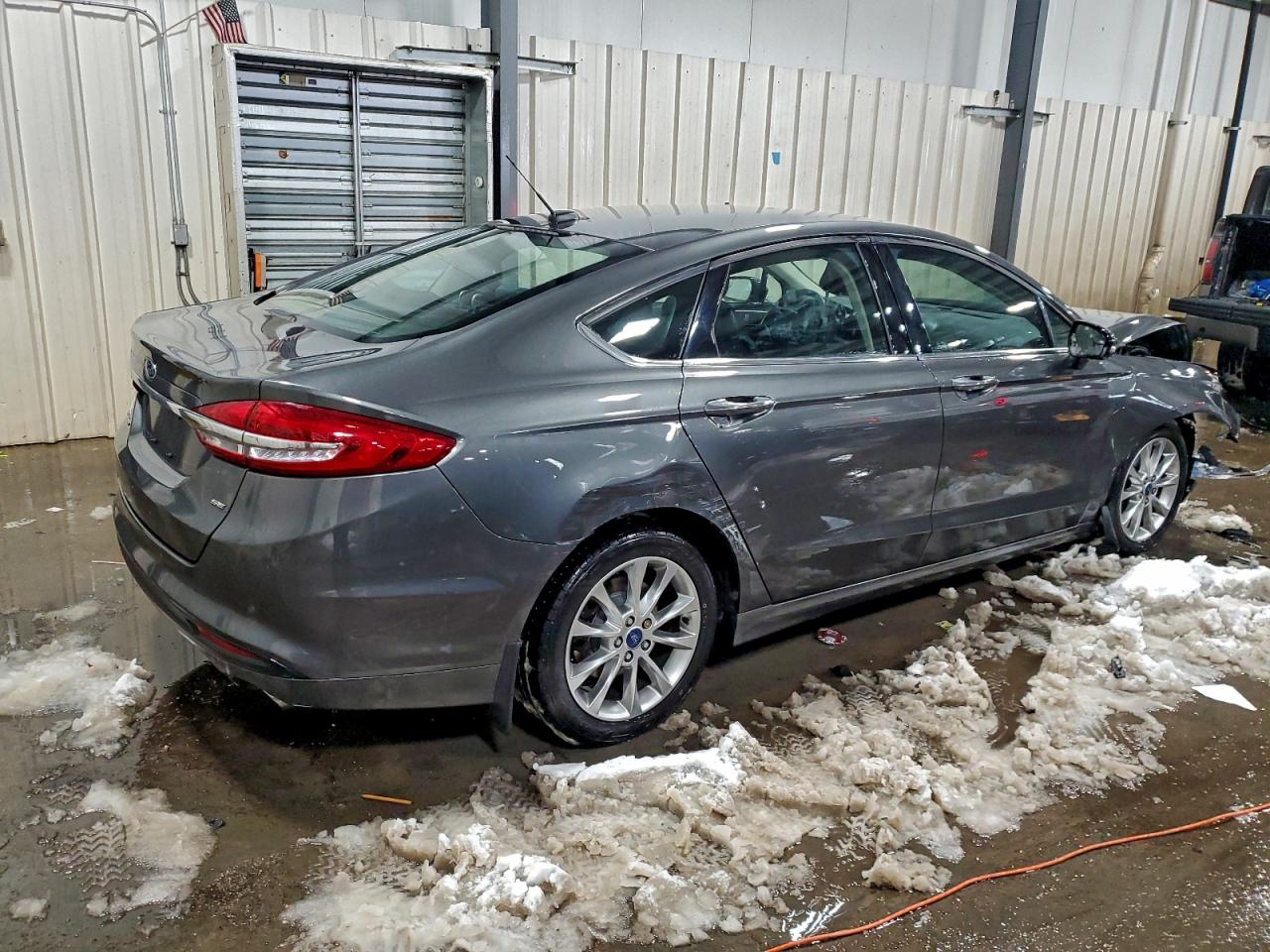 2017 FORD FUSION SE photo 3