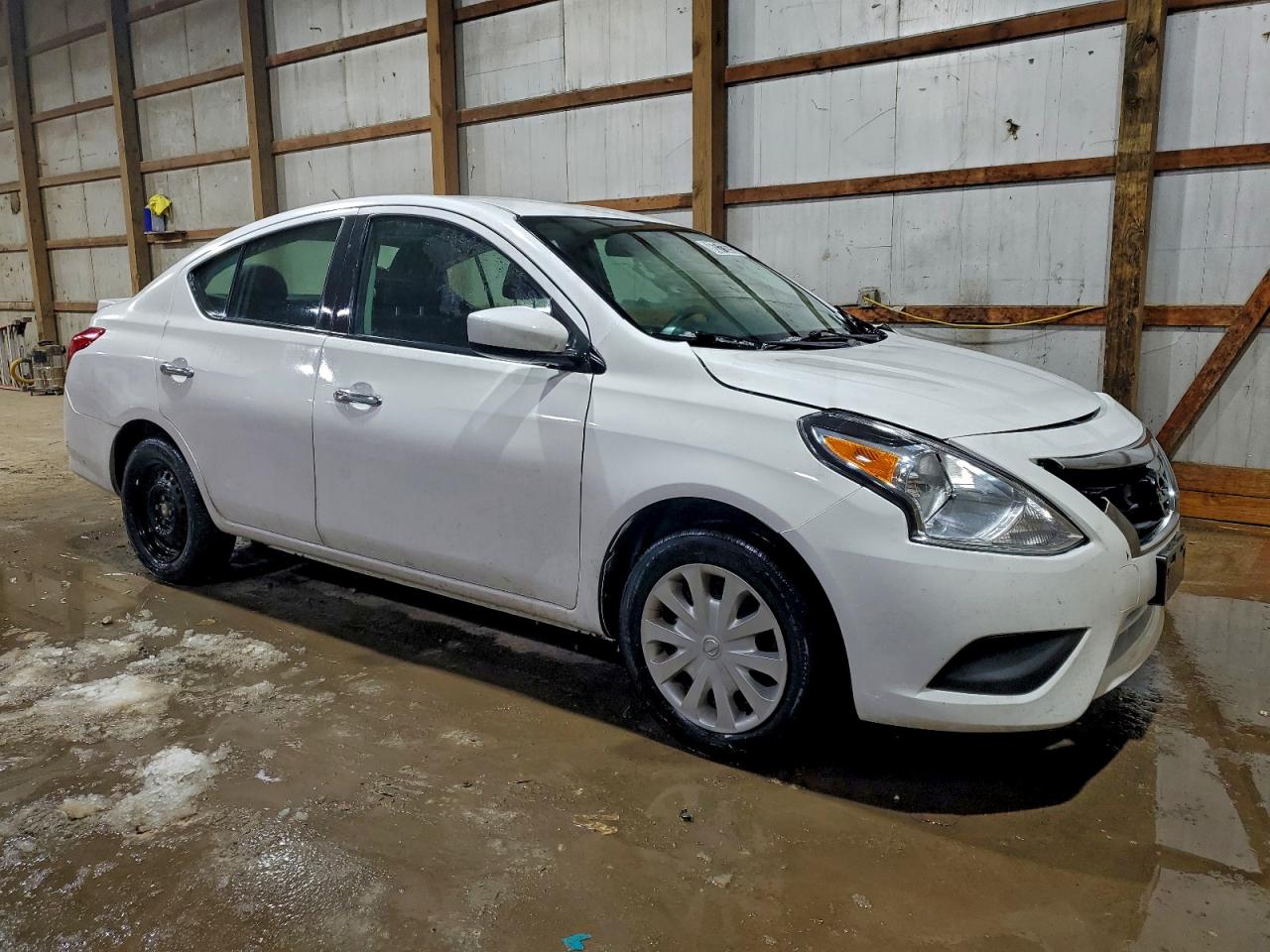 2018 NISSAN VERSA S photo 4