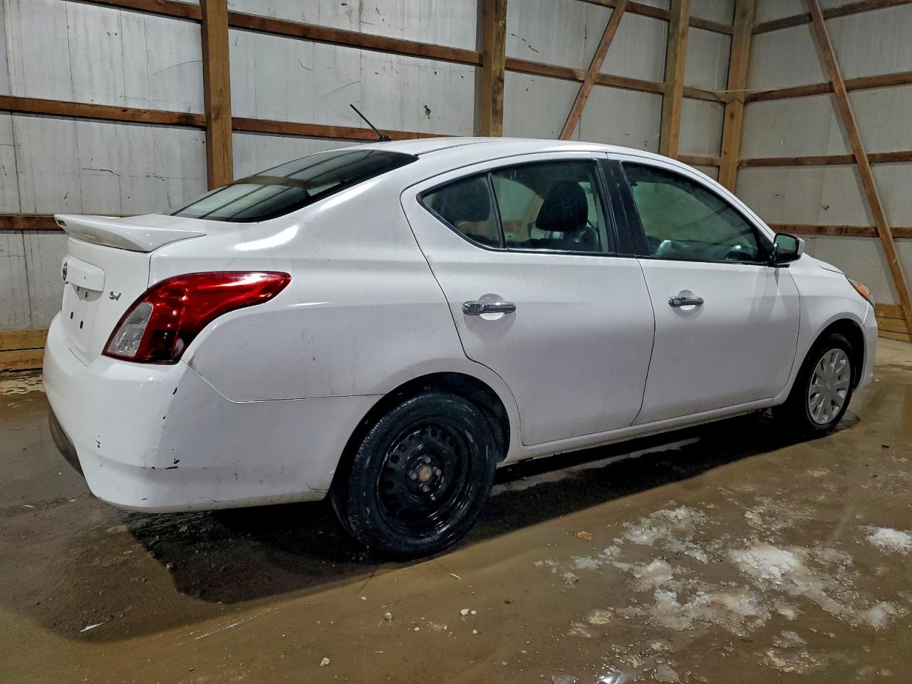 2018 NISSAN VERSA S photo 3