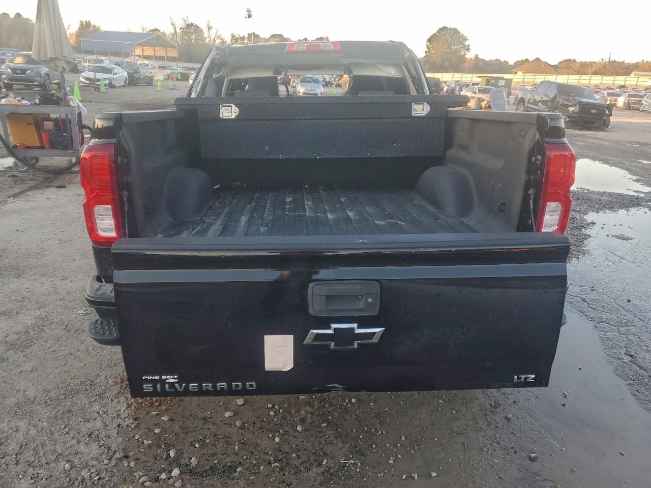 2017 CHEVROLET SILVERADO K1500 LTZ photo 6