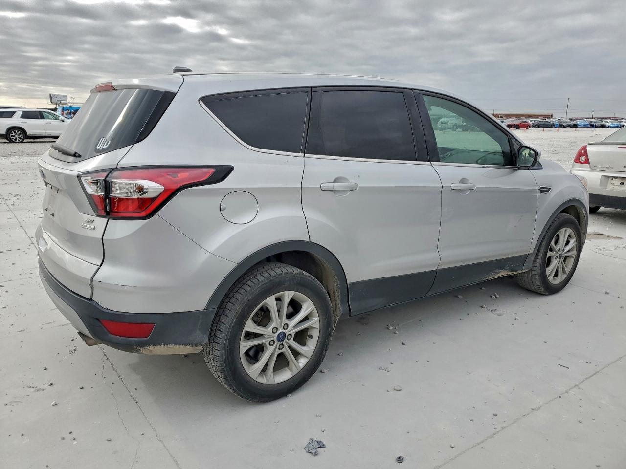 2017 FORD ESCAPE SE photo 3