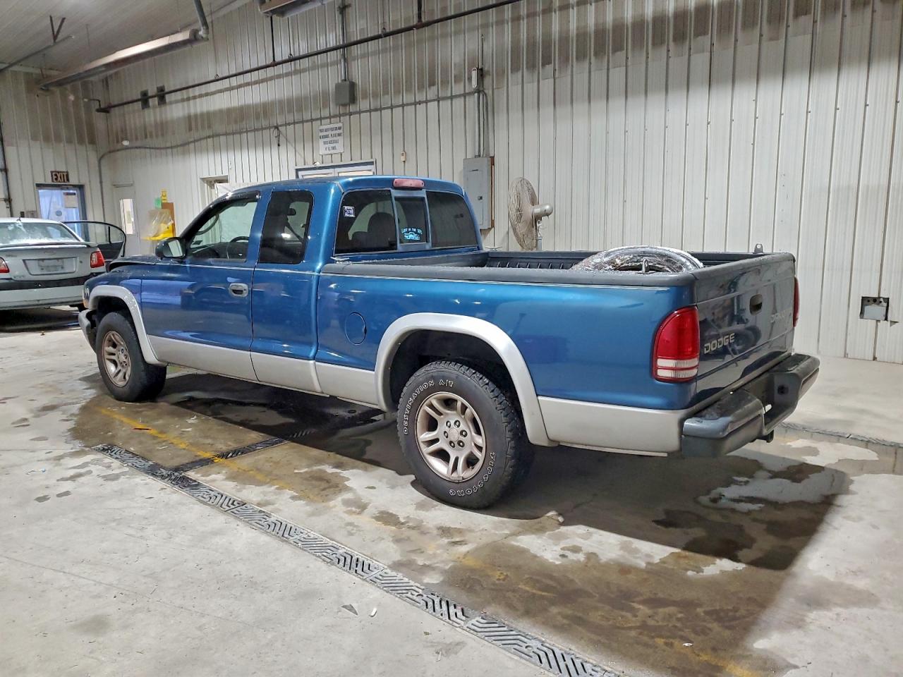 2003 DODGE DAKOTA SXT photo 2