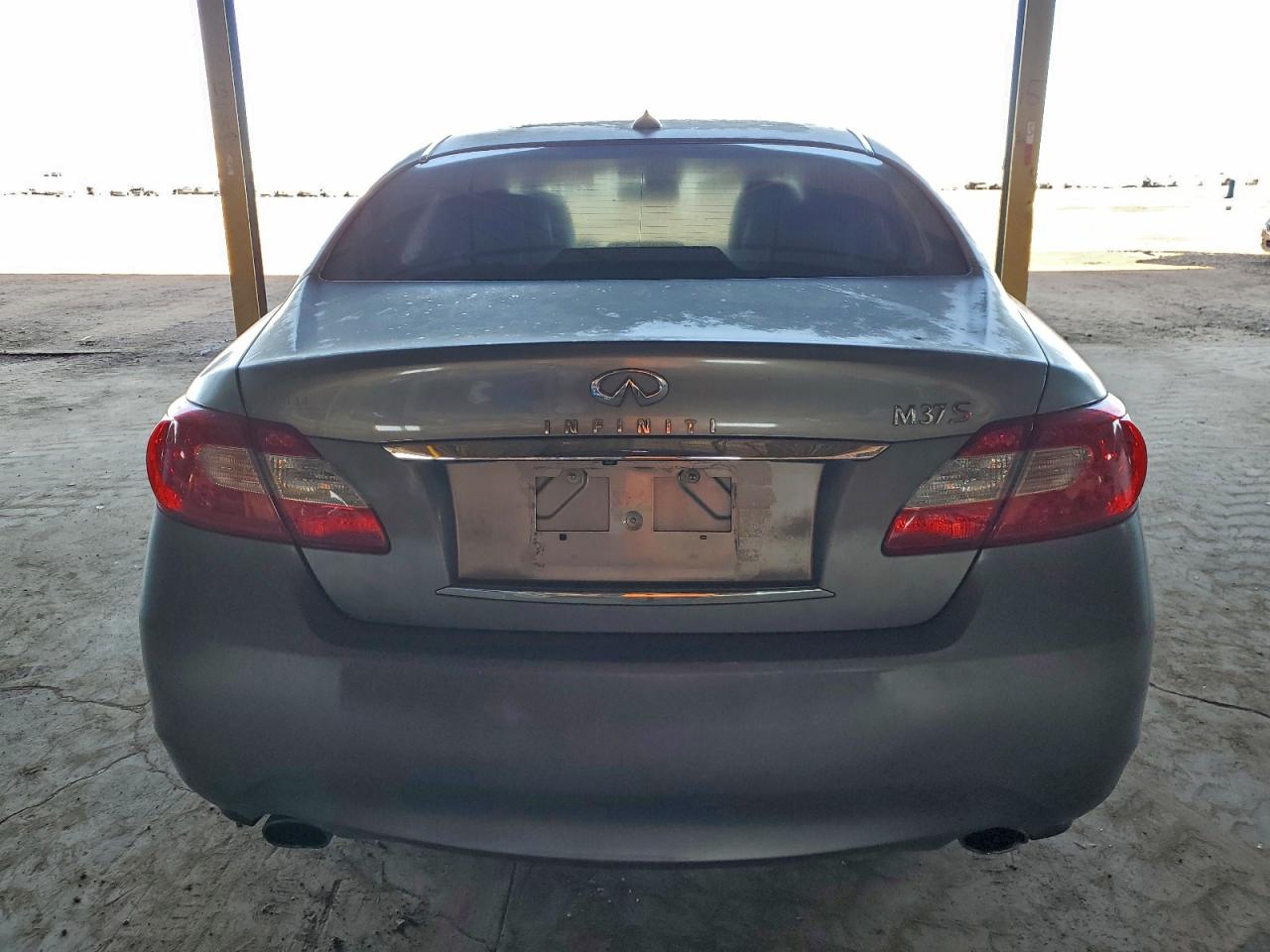 2011 INFINITI M37 photo 6