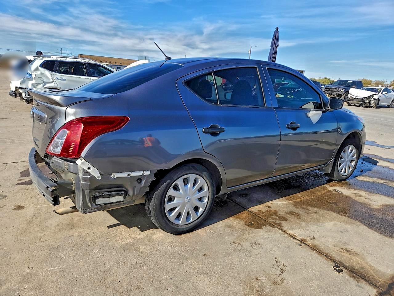 2019 NISSAN VERSA S PLUS photo 3