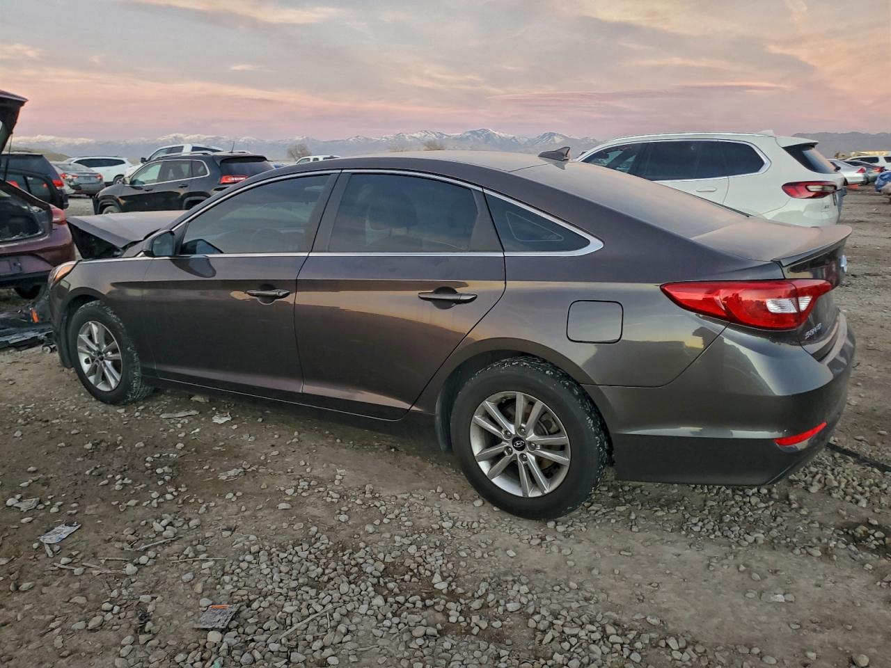 2017 HYUNDAI SONATA SE photo 2