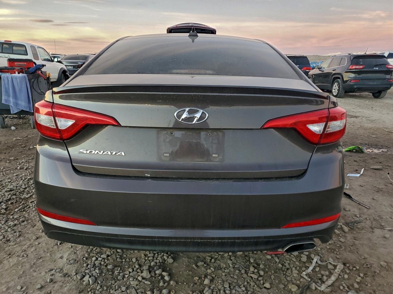2017 HYUNDAI SONATA SE photo 6