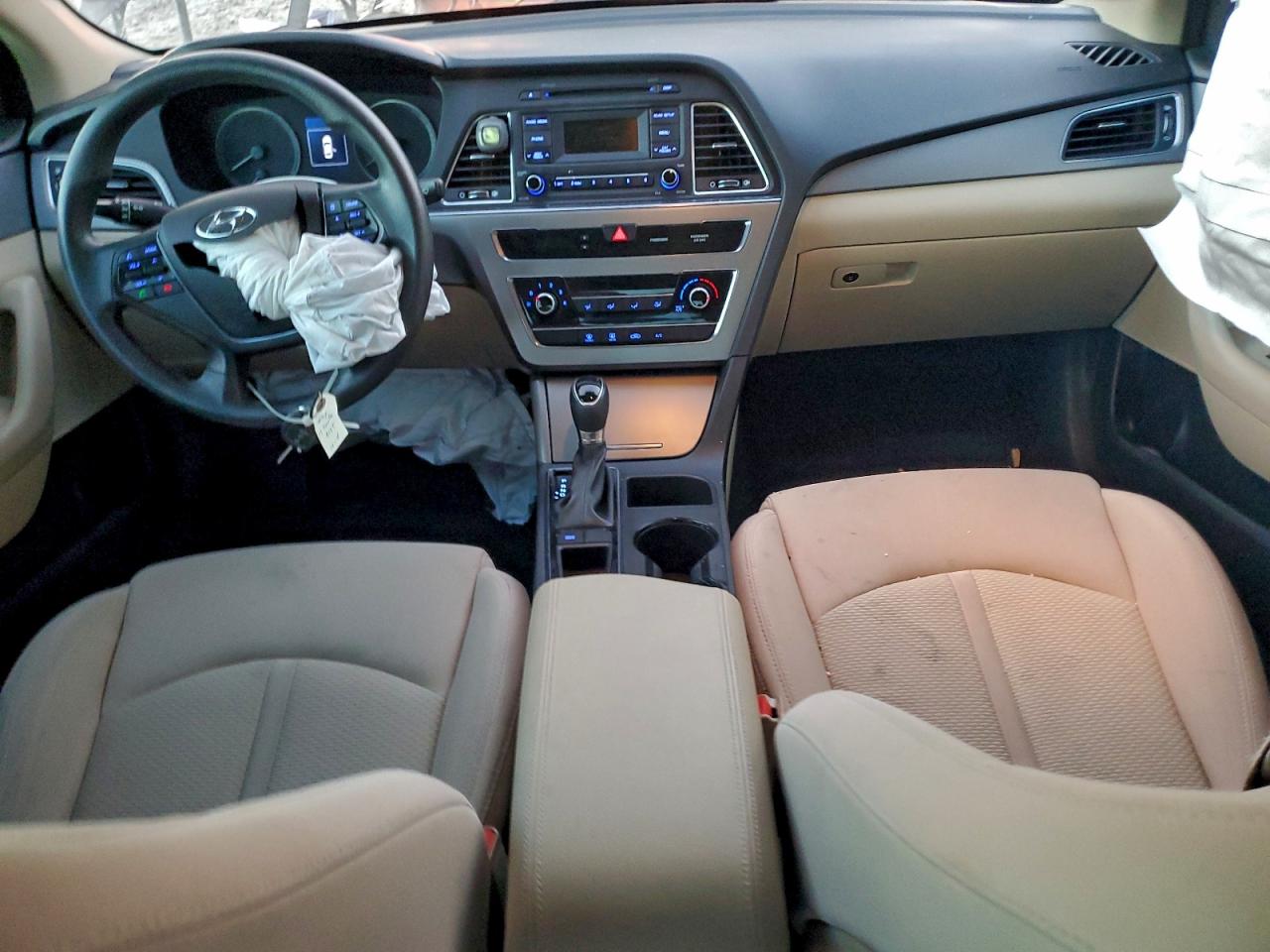 2017 HYUNDAI SONATA SE photo 8