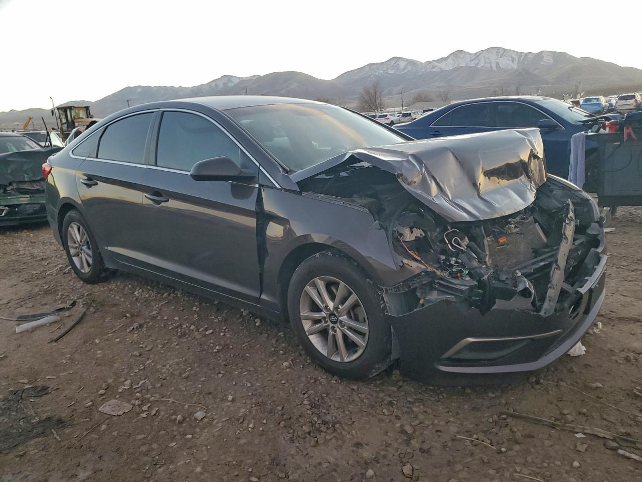 2017 HYUNDAI SONATA SE photo 4