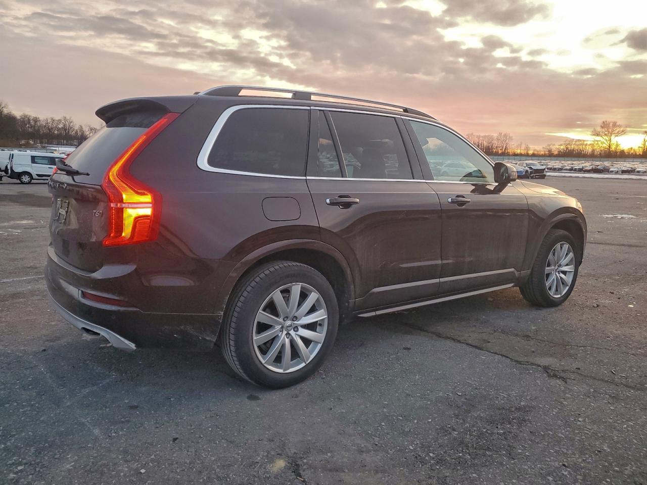 2018 VOLVO XC90 T6 photo 3