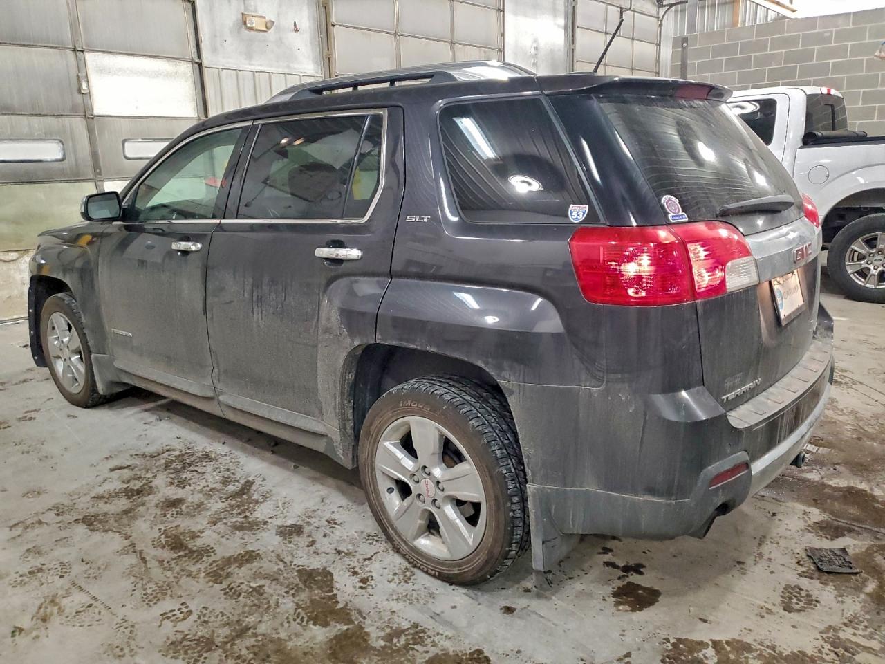 2015 GMC TERRAIN SLT photo 2