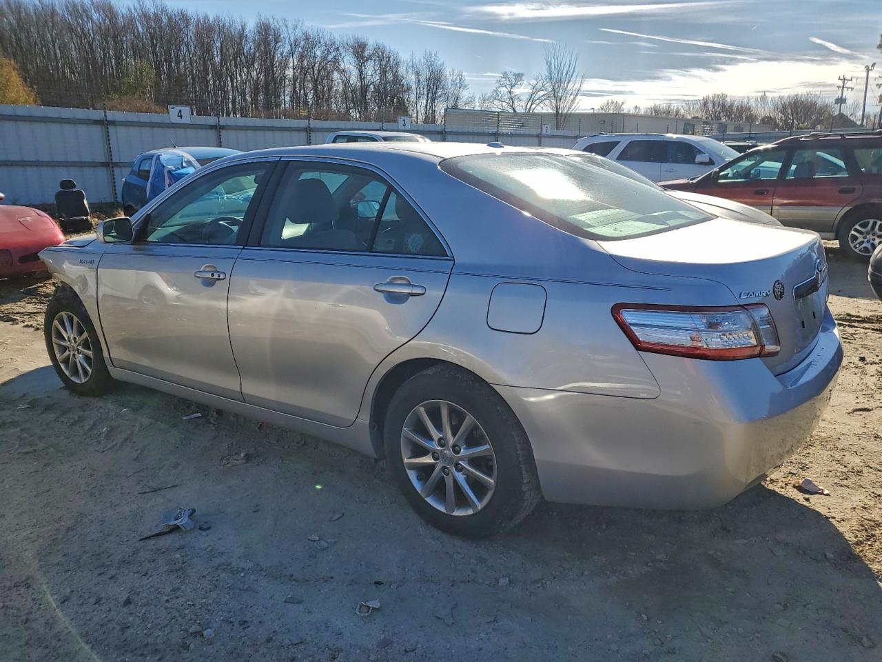 2011 TOYOTA CAMRY HYBRID photo 2