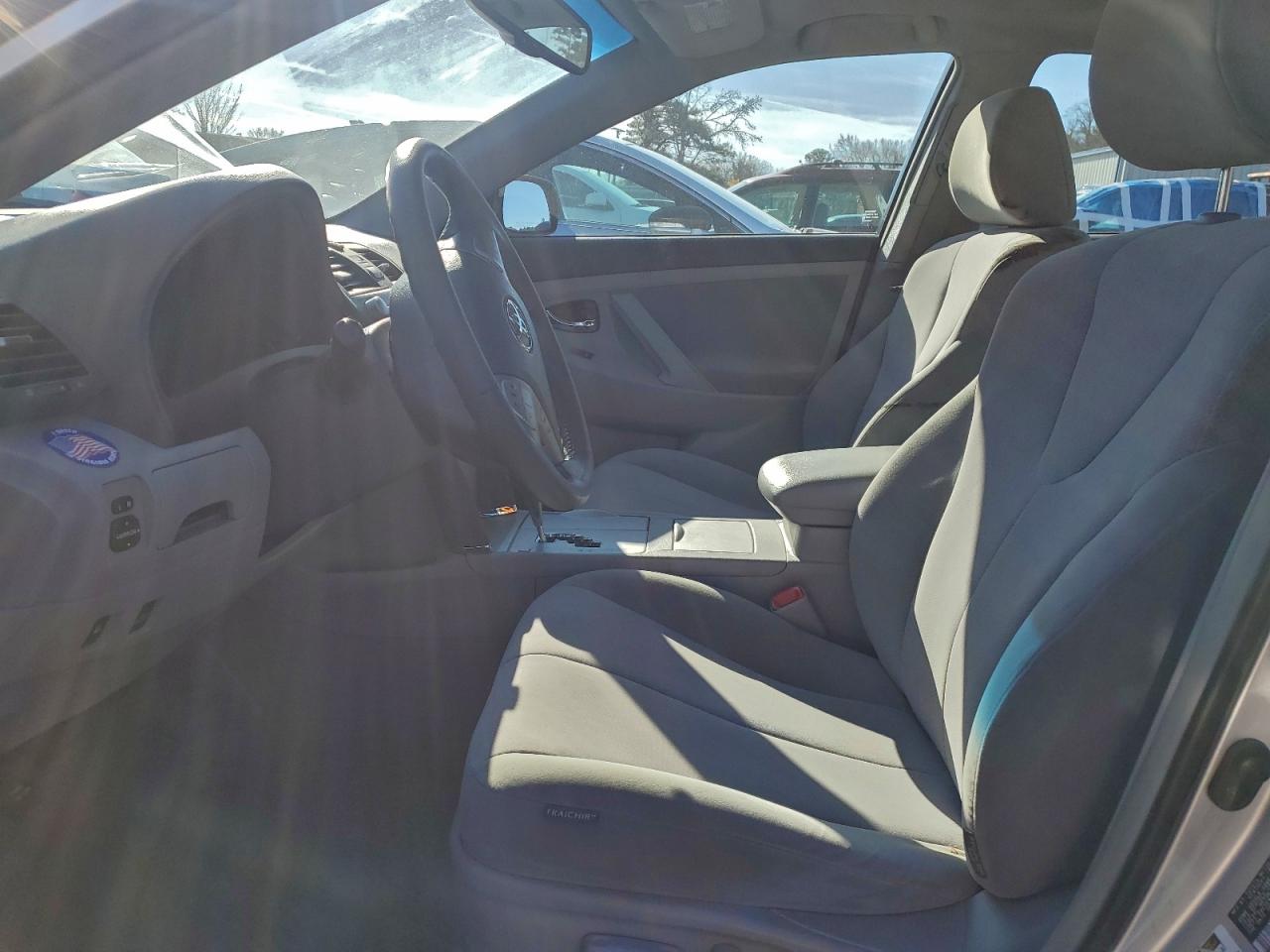 2011 TOYOTA CAMRY HYBRID photo 7